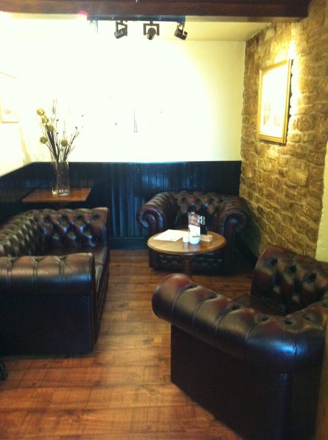 Bed and Breakfast The Coffee Pot Tavern Potterspury Экстерьер фото