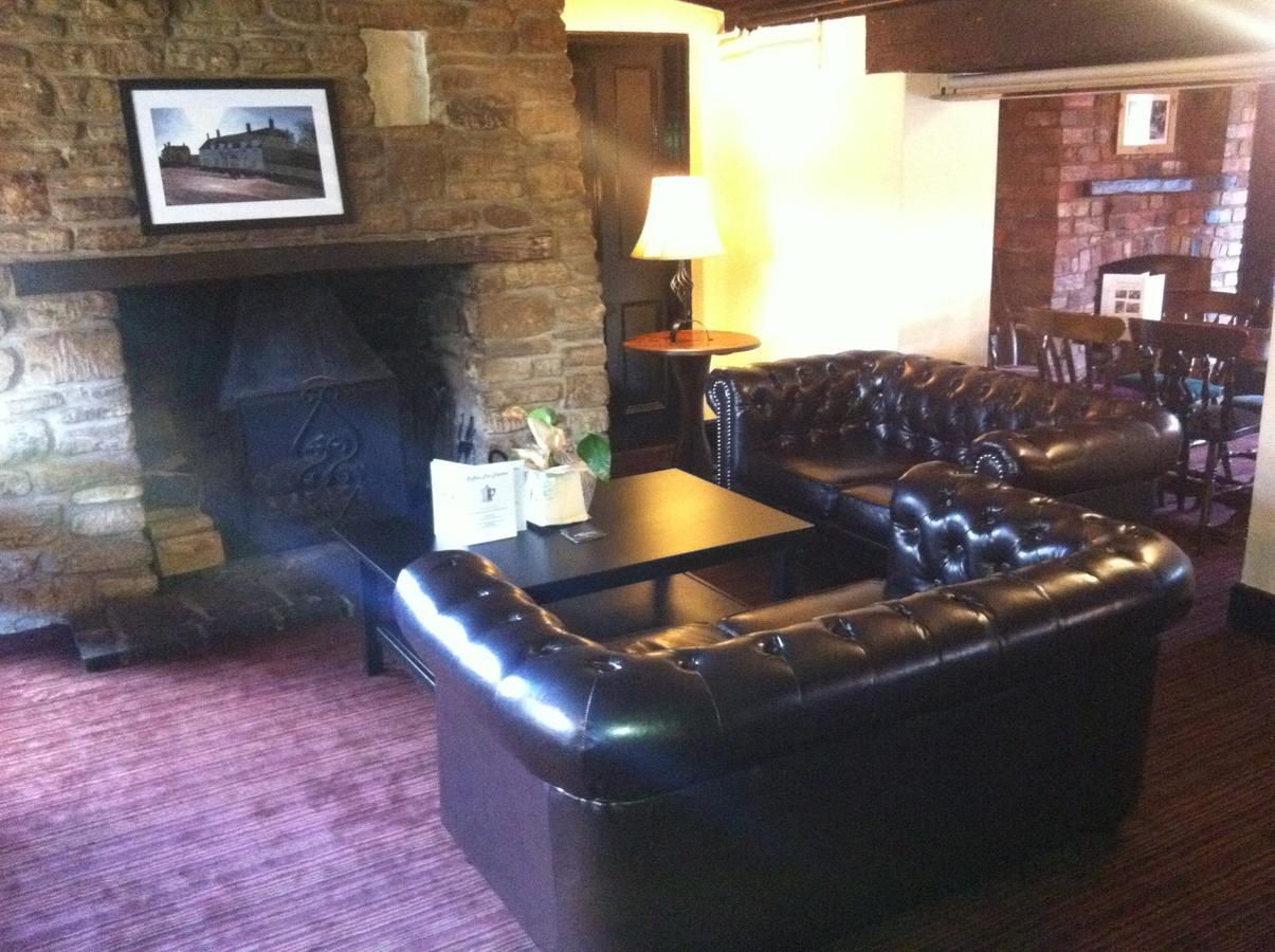 Bed and Breakfast The Coffee Pot Tavern Potterspury Экстерьер фото