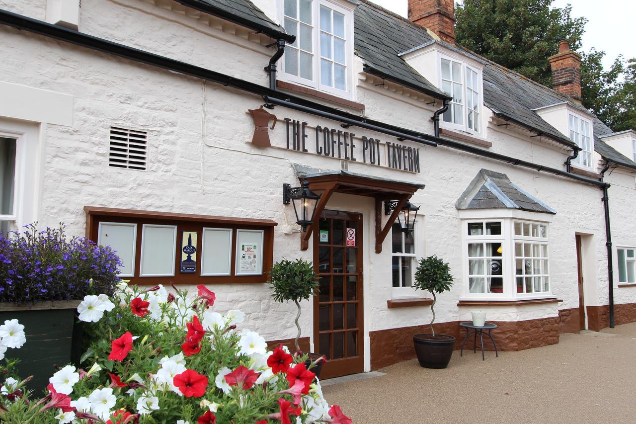 Bed and Breakfast The Coffee Pot Tavern Potterspury Экстерьер фото